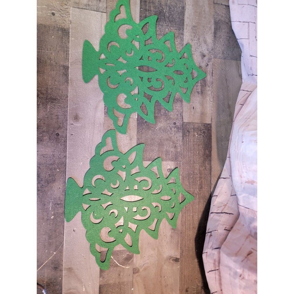 Green xmas tree felt decor set table